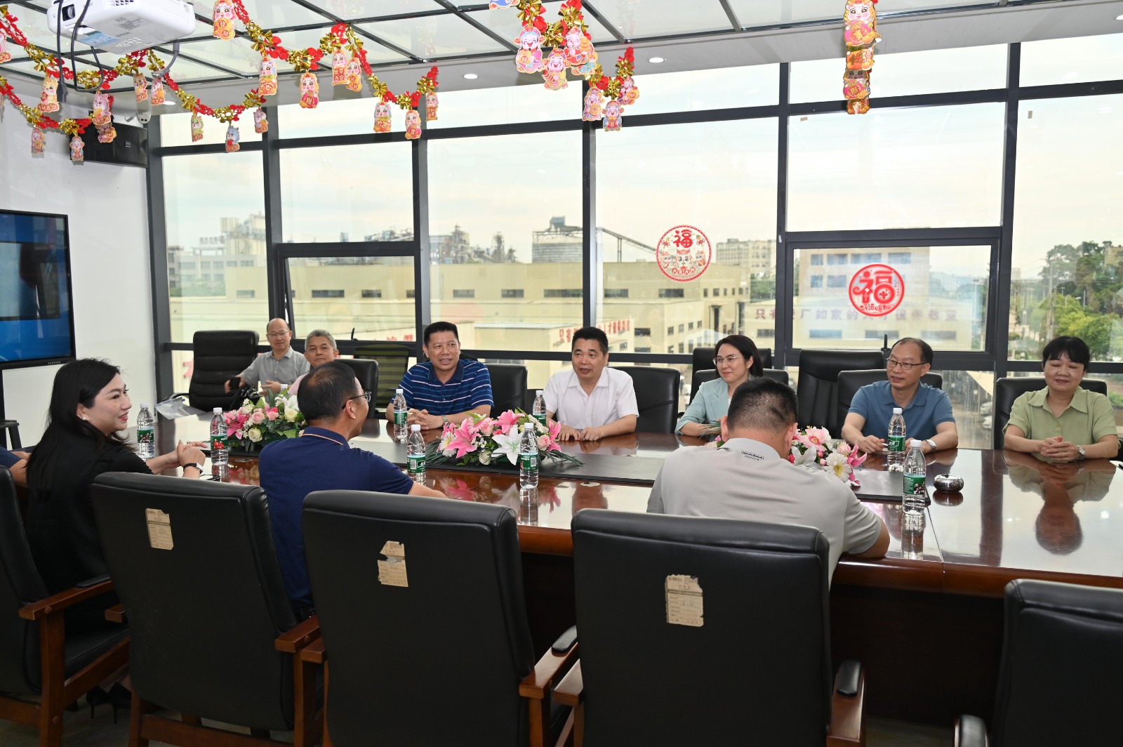 陽江市人大常委會(huì) 引領(lǐng)新材料技術(shù)推廣服務(wù)，驅(qū)動(dòng)產(chǎn)業(yè)轉(zhuǎn)型升級(jí)